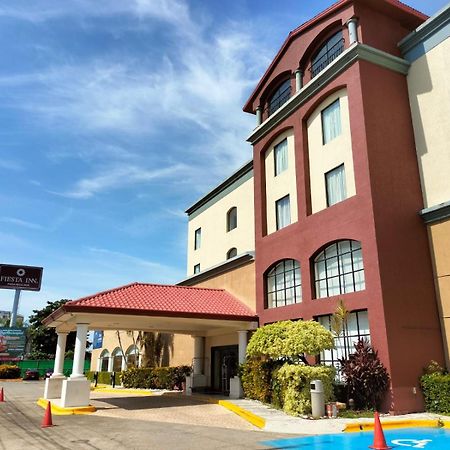 Fiesta Inn Poza Rica Bagian luar foto